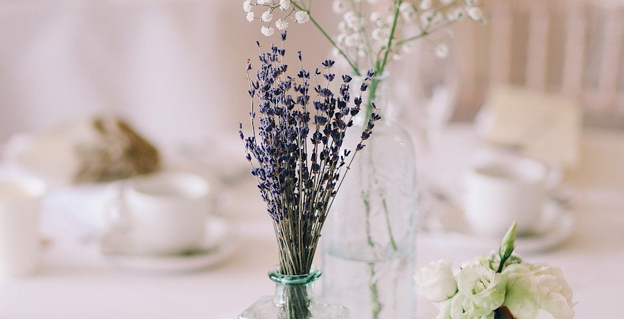 DU HAST FRAGEN? SCHREIB UNS ...